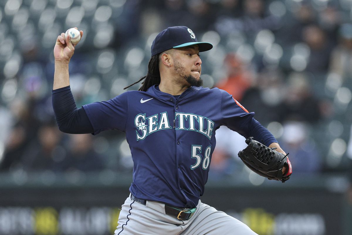 Luis Castillo throwing a fastball.
